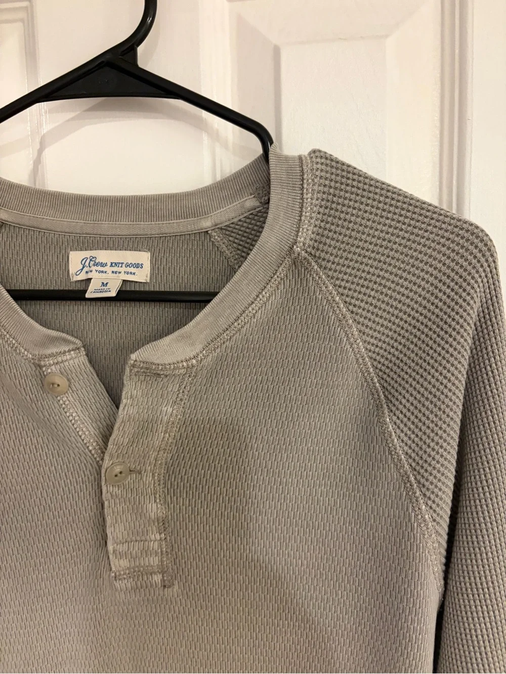 J.Crew Men’s Gray Waffle Knit Henley Shirt Medium Long Sleeve